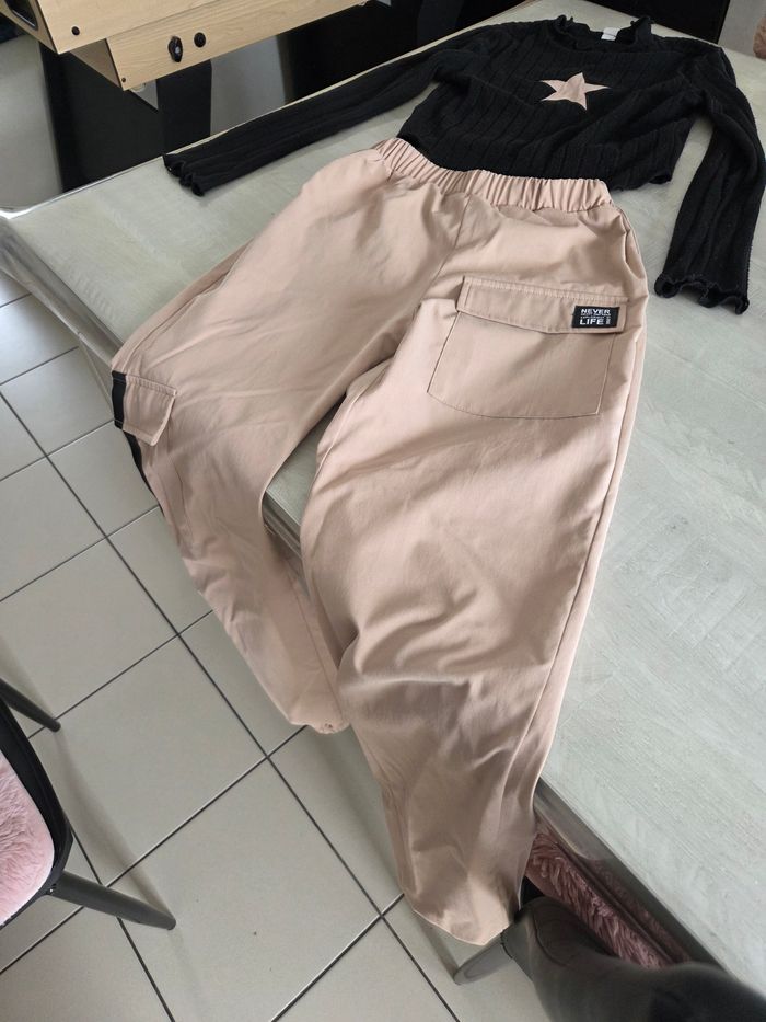 Tee shirt à manche longue et pantalon