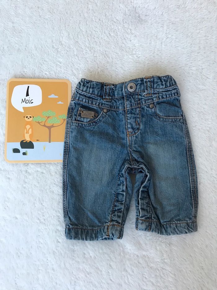 Jean à ouverture entre jambes