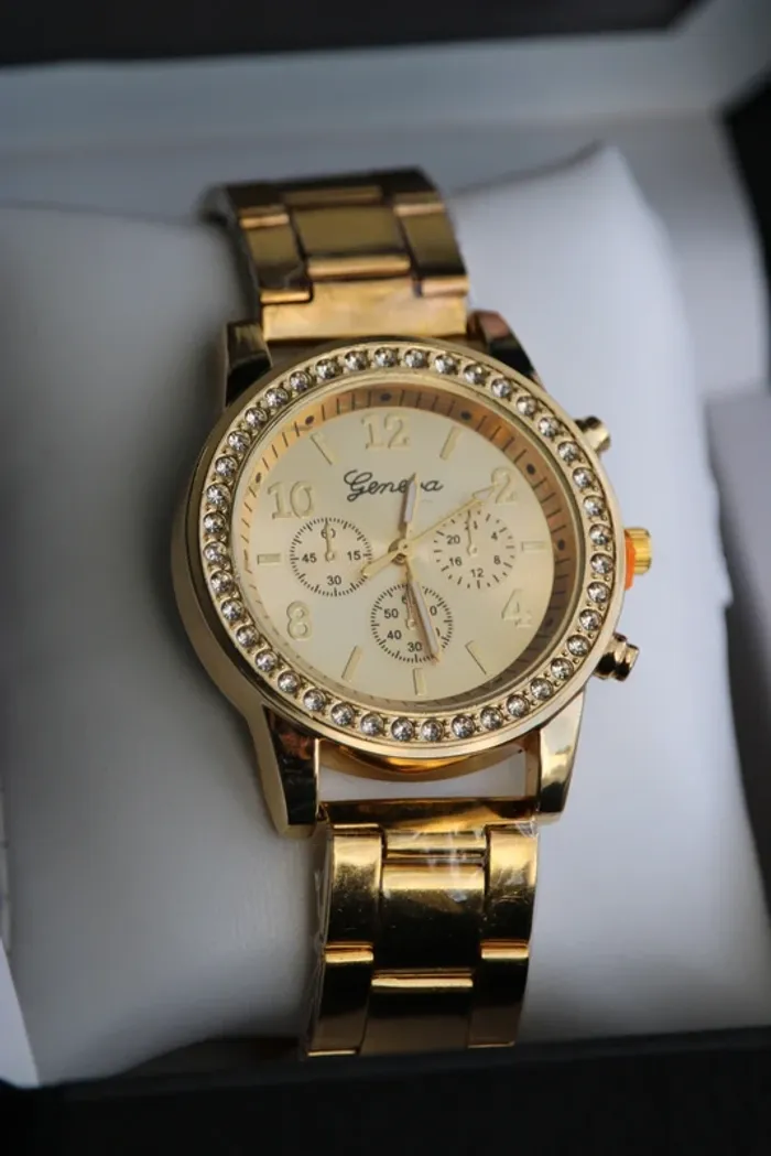Montre élégante , dorée, marque Geneva + 3 bracelets offerts - photo numéro 6