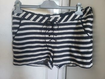 Short à rayures Taille 42 Naf Naf