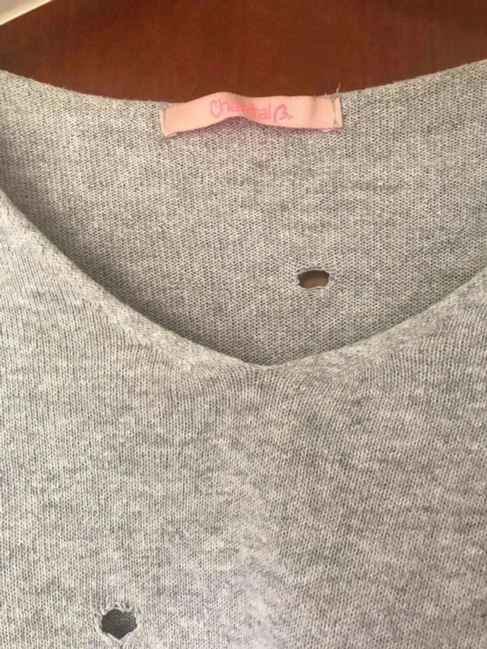 Pull gris col v trous Chantal B - photo numéro 2