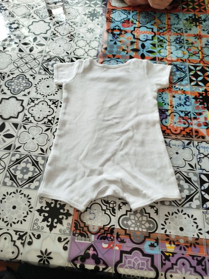 Combie short 9 mois - photo numéro 3