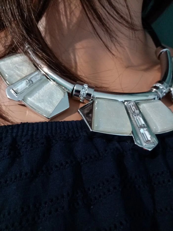 Très beau collier fantaisie - photo numéro 3