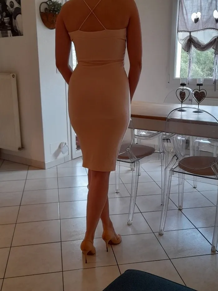 Robe longue moulante sexy et élégante - photo numéro 2