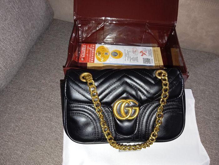 SAC GUCCI NEUF NOIR AVEC BOÎTE - photo numéro 2
