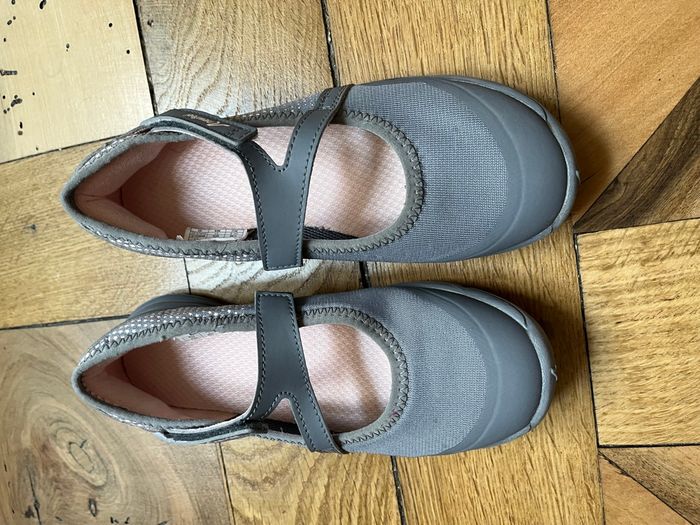 Chaussures sport sandales taille 33