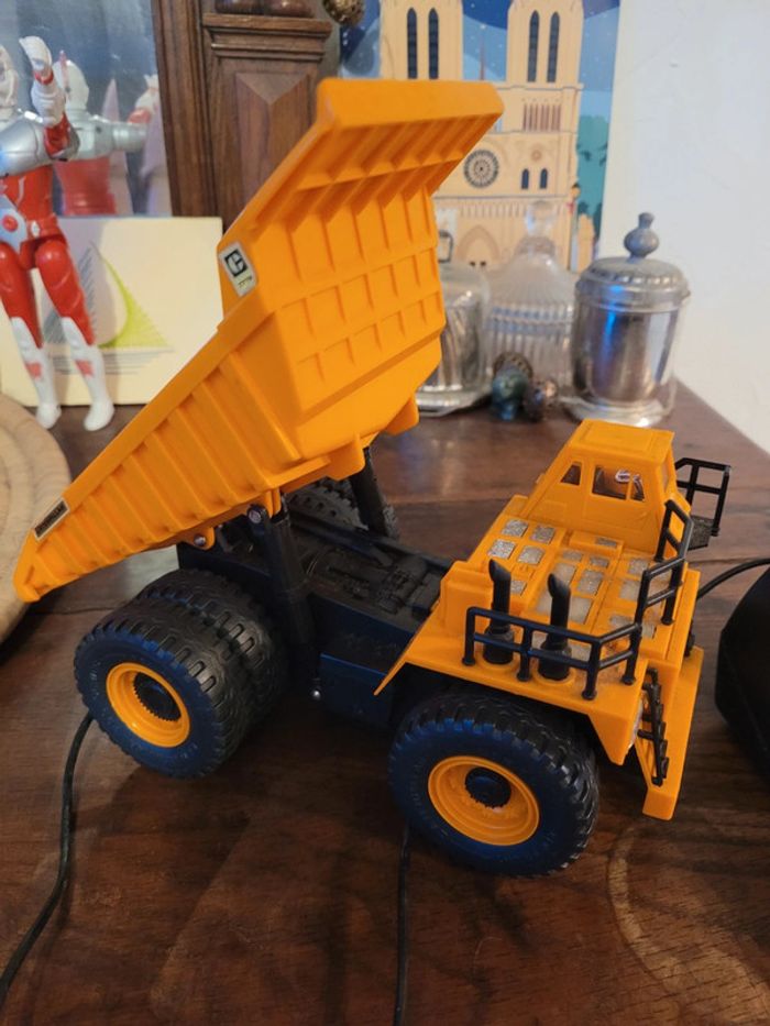 Vends dumper caterpillar thé cat 777b 1987 new bright - photo numéro 7
