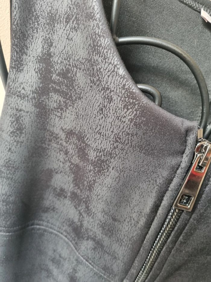 Robe noire - photo numéro 3