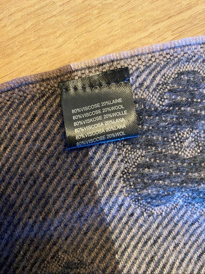 Écharpe femme neuve - photo numéro 2