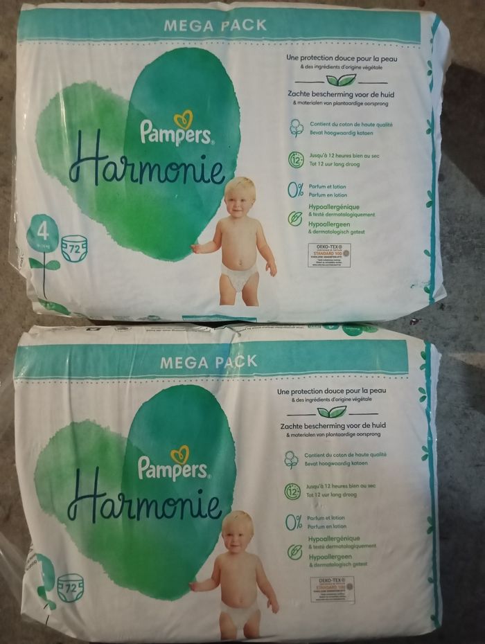 Lot couches Pampers