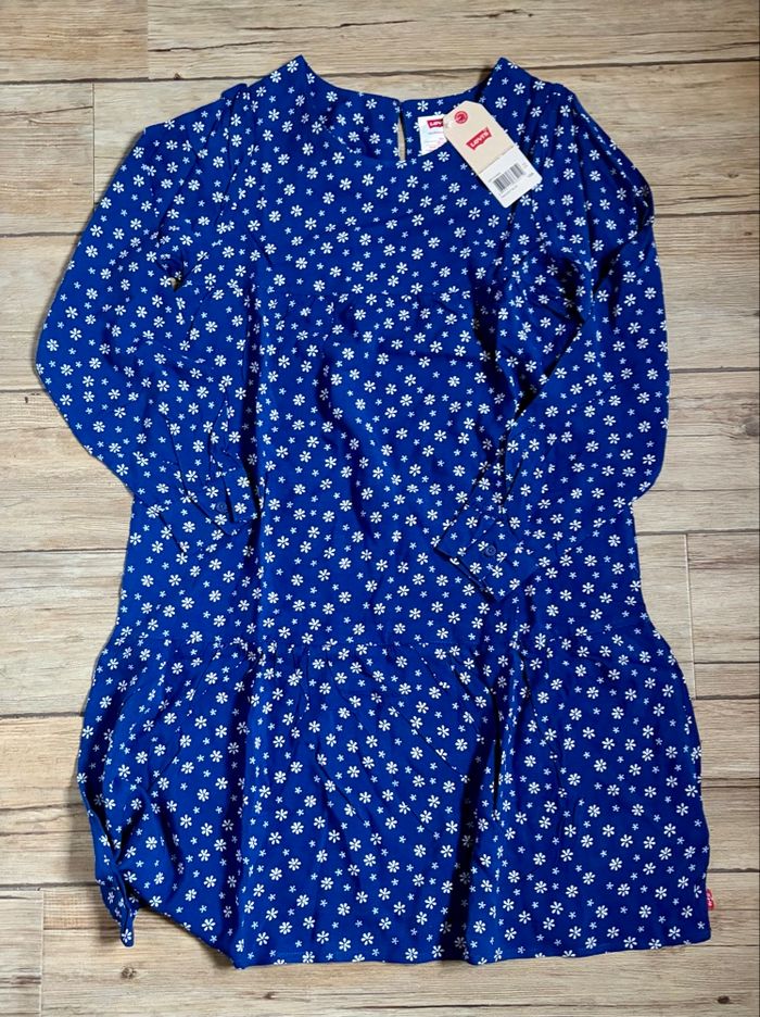 Robe Levis taille 12 ans. Neuve étiquetée