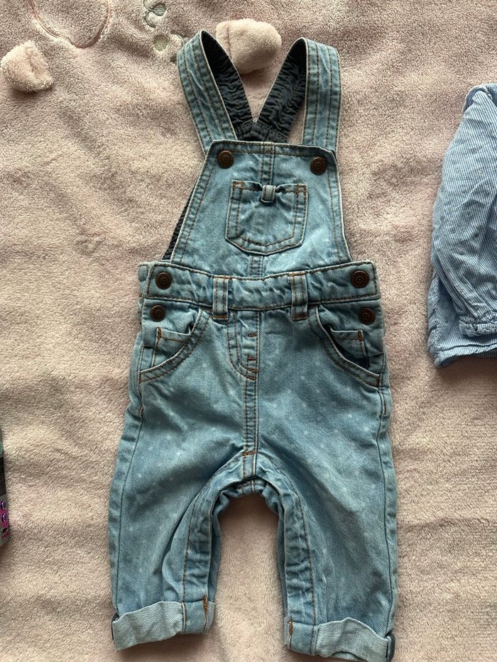 Salopette fille 3 mois en très bon état - photo numéro 2