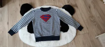 🐼  Pull superman 8 ans 128 cm très bon état 🐼