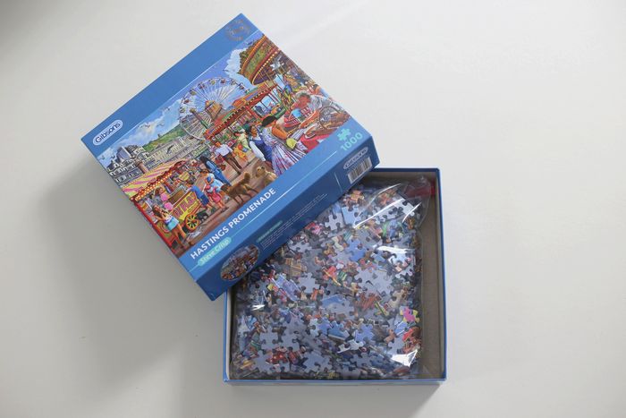 Puzzle 1000 pièces "Hastings Promenade" (par Steve Crisp) Gibsons - photo numéro 5