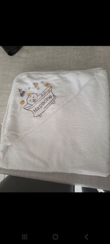 Cape de bain bébé