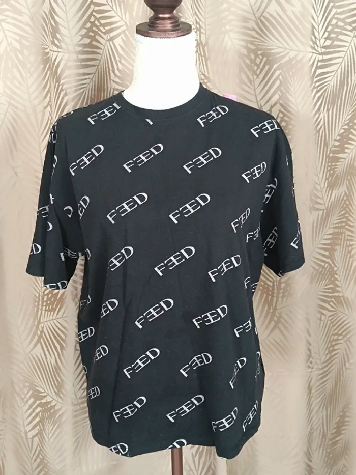 T-shirt L-XL🖤Jennyfer