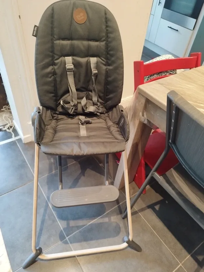 Chaise haute - photo numéro 3