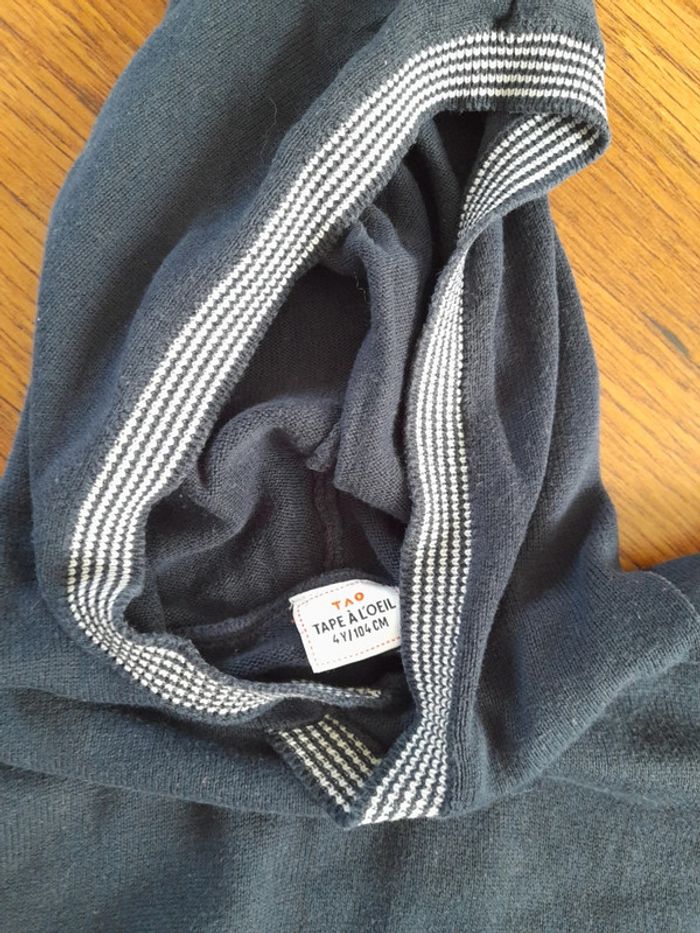 Pull léger avec capuche 4 ans - photo numéro 3