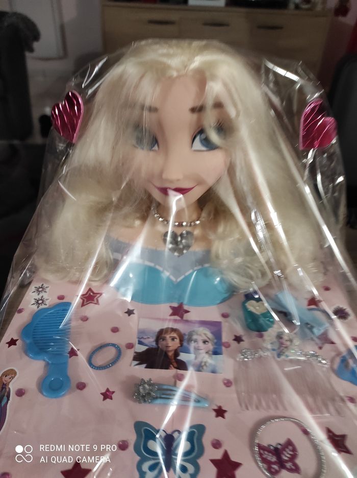 Petite Tête à coiffer la reine des neiges + accessoires - photo numéro 2