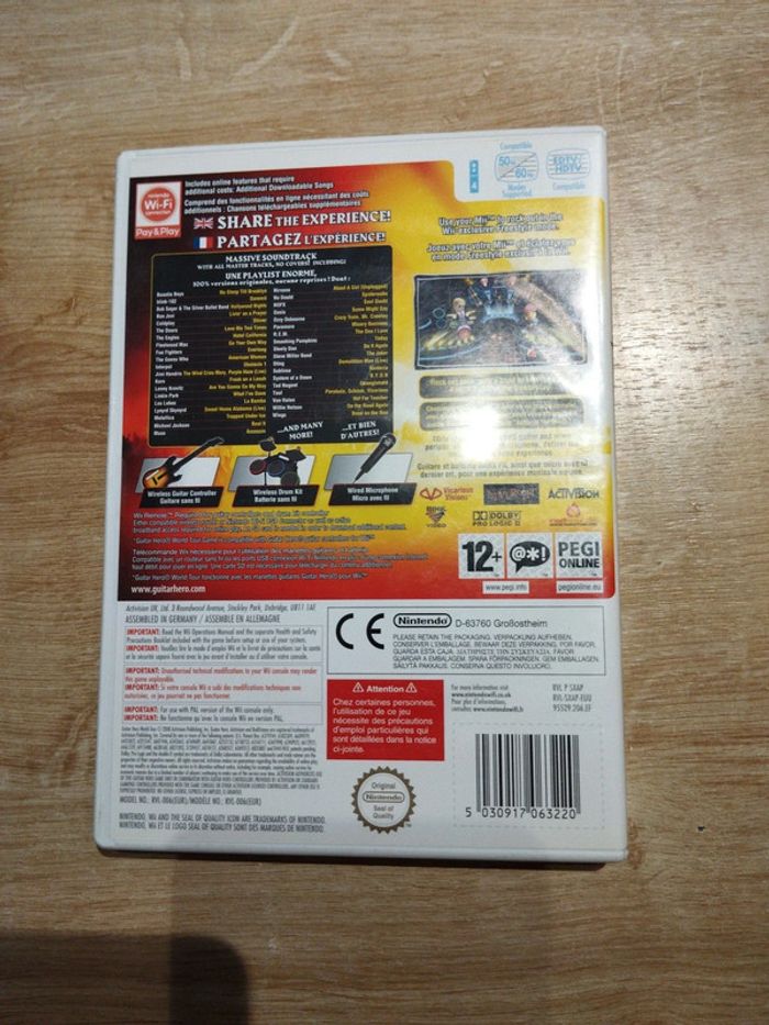 Guitar hero World tour Nintendo Wii - photo numéro 2