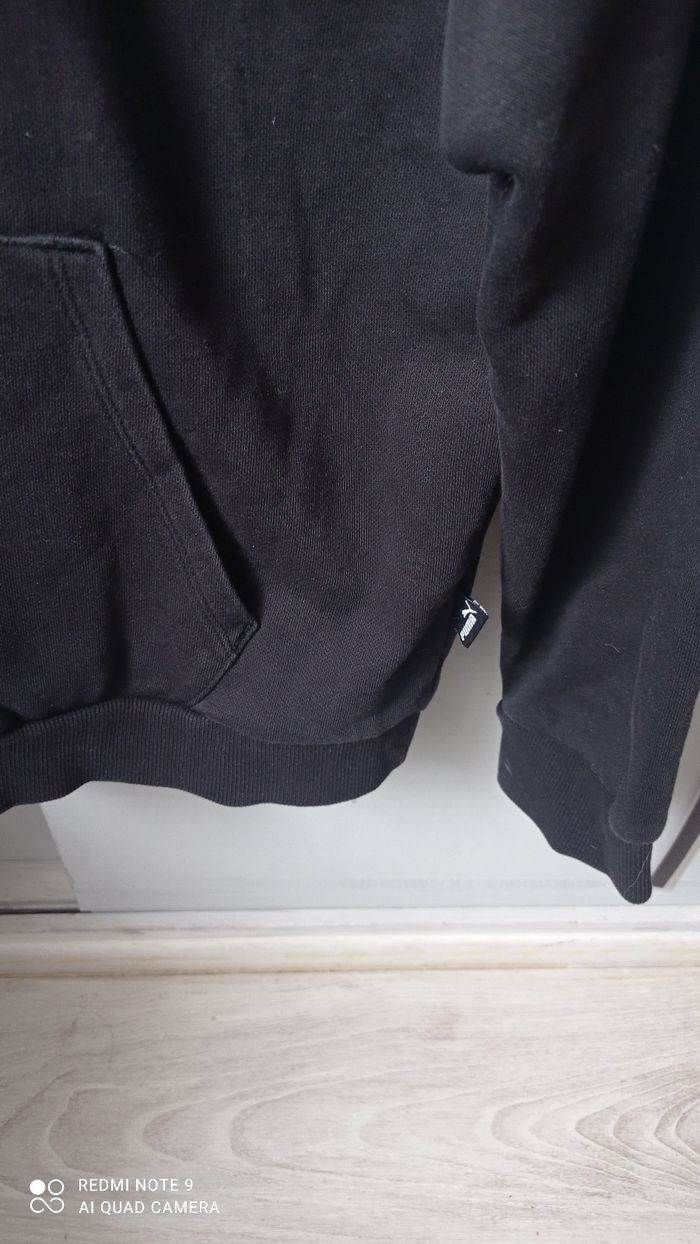 Sweat à capuche Puma noir  et or taille S, très bon état. - photo numéro 4