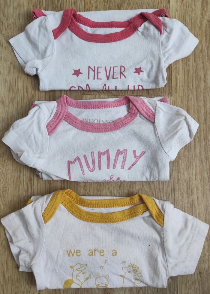 Lot 3 bodies bébé fille