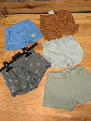 Lot 5 shorts 12 mois