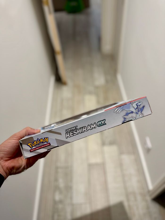 [NEUF] Coffret Pokémon Reshiram ex - photo numéro 4