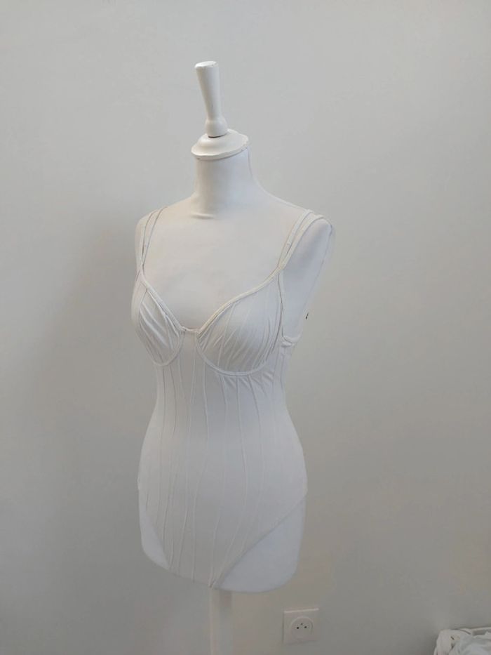 Maillot de bain une pièce blanc taille S bonnet B - photo numéro 2