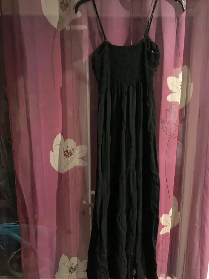 Robe noir - photo numéro 3