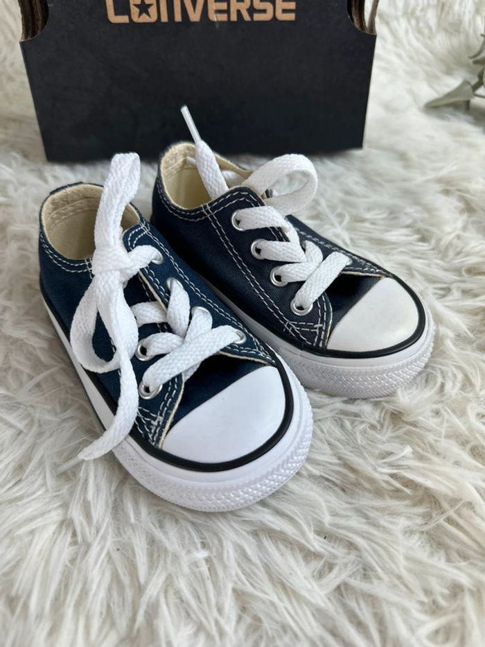 Paire de basket converse Marine taille 20 - photo numéro 3