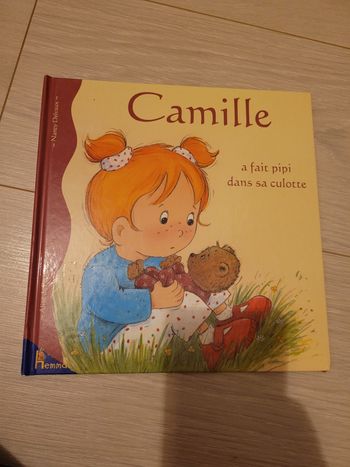 Camille à fait pipi dans sa culotte