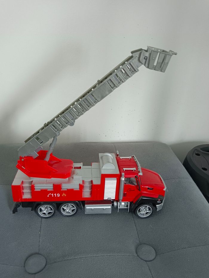 Camion de pompier métal  avec narcelle - photo numéro 3