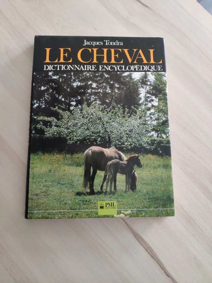 Livre le cheval Dictionnaire encyclopédique Toundra pml éditions