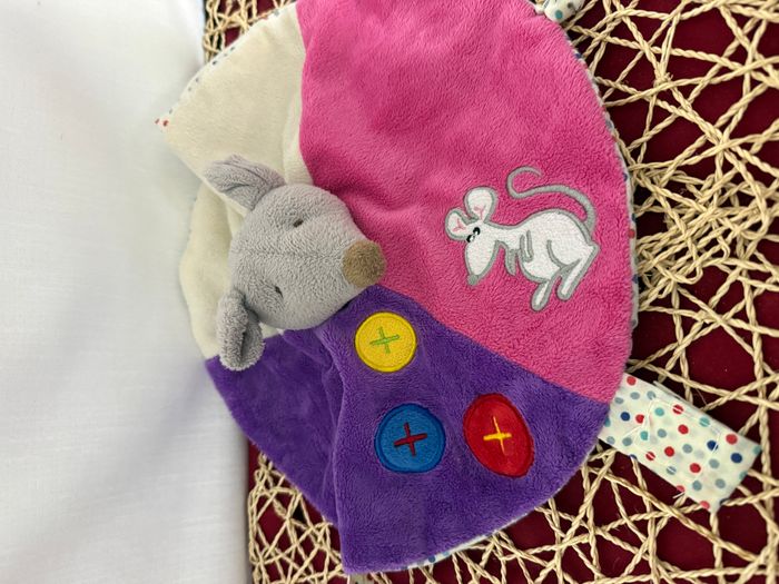 Doudou plat rond souris rose violet blanc pois RODA