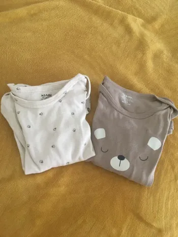 Lot 2 bodies 24 mois Kiabi