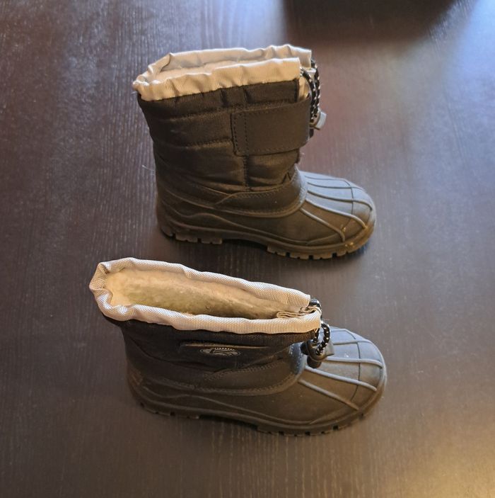 Bottes de neige enfant pointure 31-32 - photo numéro 2