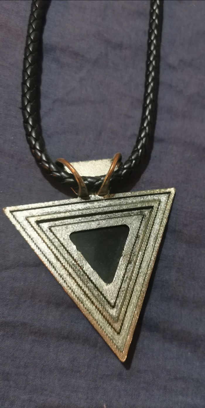 Collier couleur argent noir - photo numéro 3