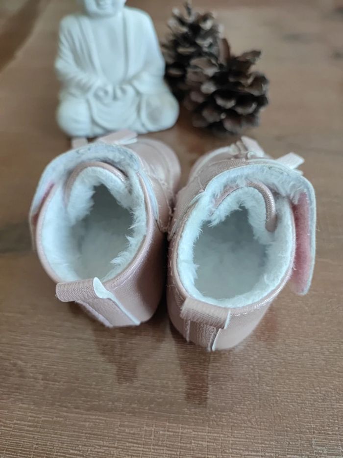 Petites chaussures roses brillant - photo numéro 3