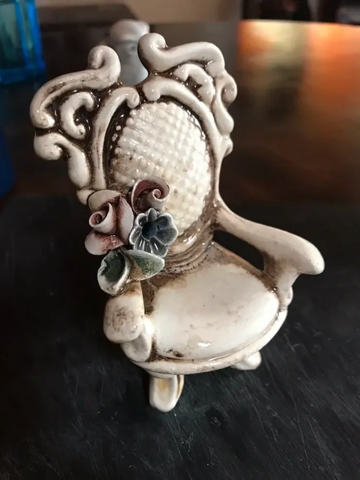 Petit fauteuil, chaise en porcelaine céramique Vintage TBE