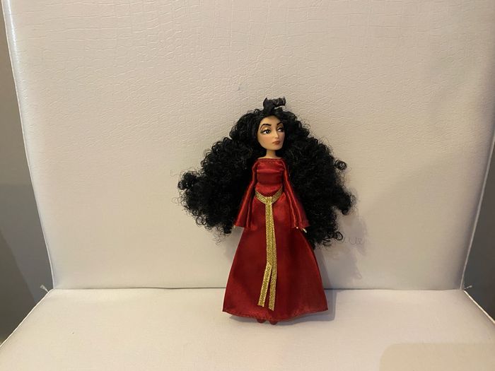 Poupée mere gothel raiponce Disney