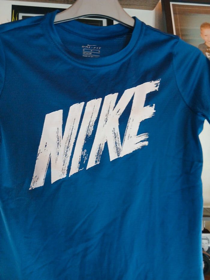 Haut nike 10 ans - photo numéro 2