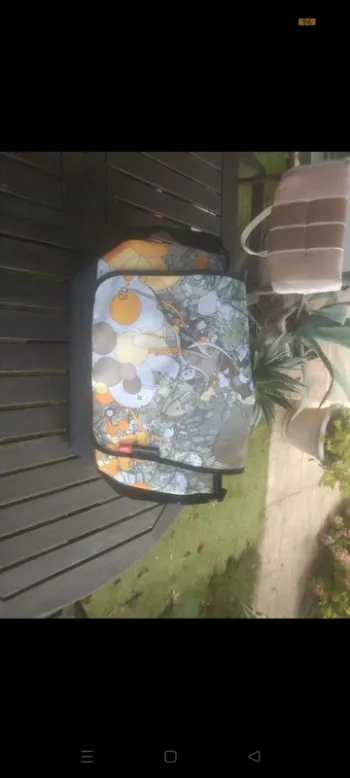 Sac en bandoulière / Joshua Davis