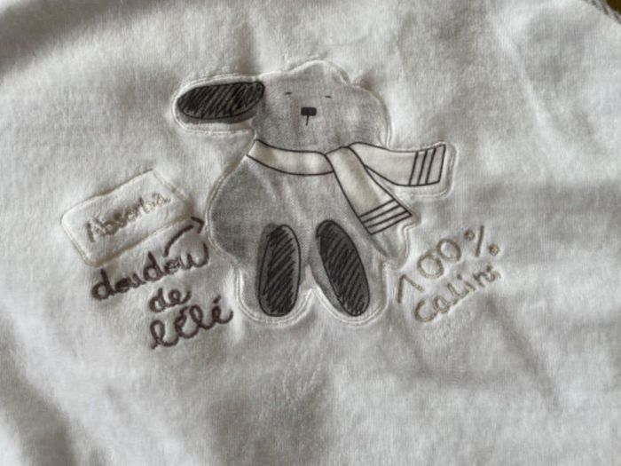 Nid d’ange avec passants pour ceinture de sécurité