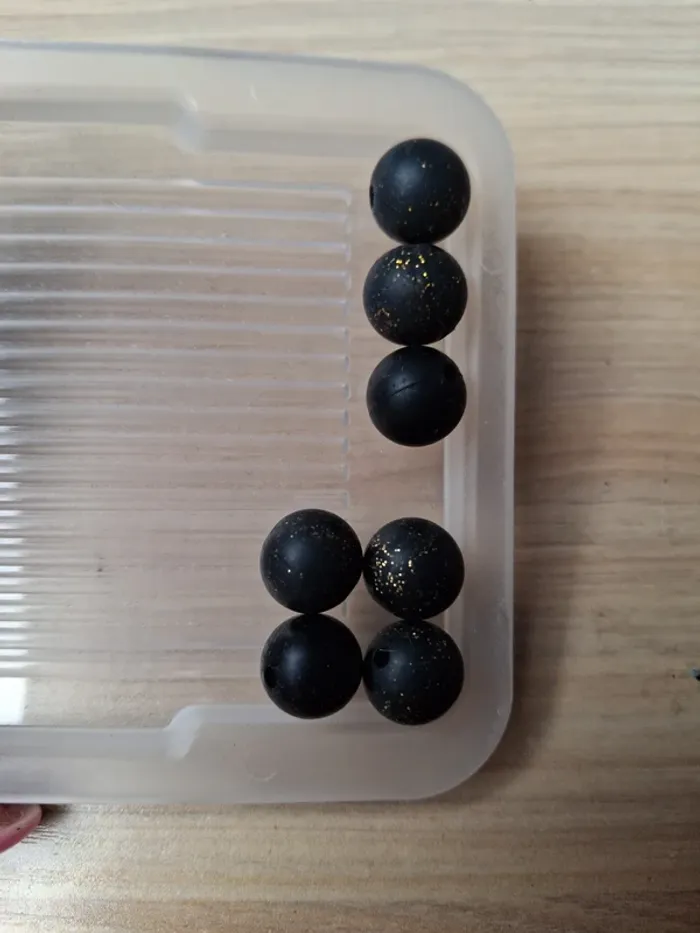 Perles noir paillettes