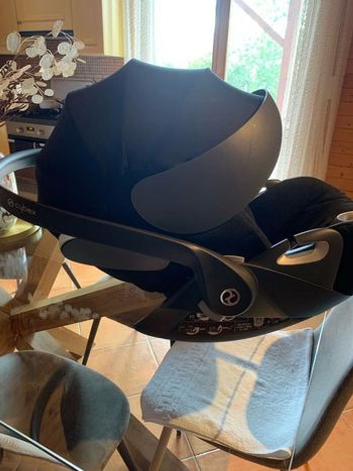 Siège auto bébé cloud Z I-SIZE plus deep black cyber - photo numéro 2