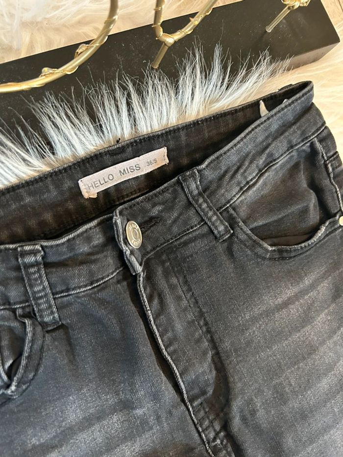 Très beau jeans troués 🥰 hello miss taille 36 - photo numéro 3