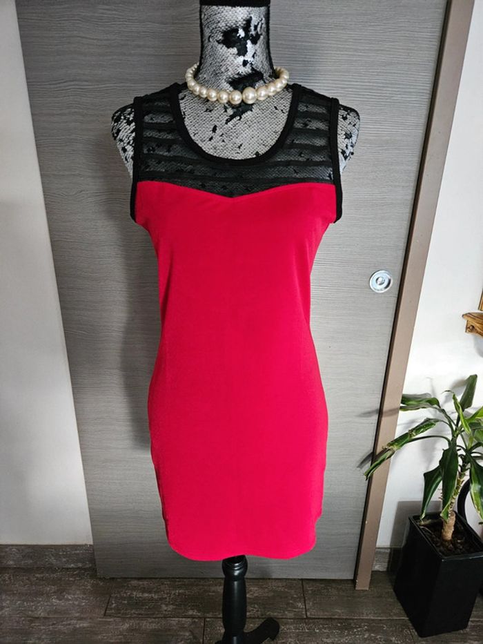 Robe noir et rouge