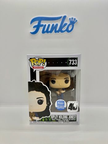 Funko Pop Alien Ripley Holding Jonesy 733 Funko Exclusive