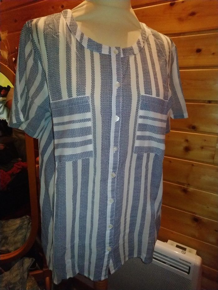 Jolie blouse Armand Thierry taille 42/44/46